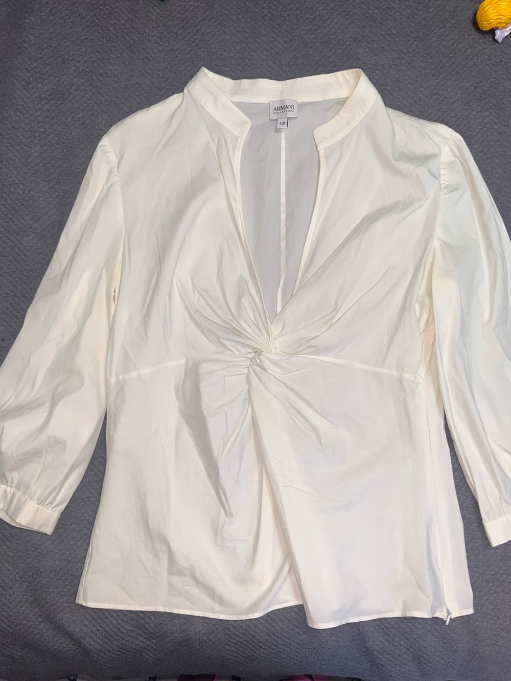 EUC white blouse by Armani Collezioni w/ unique twisted knot detail. Size 12.